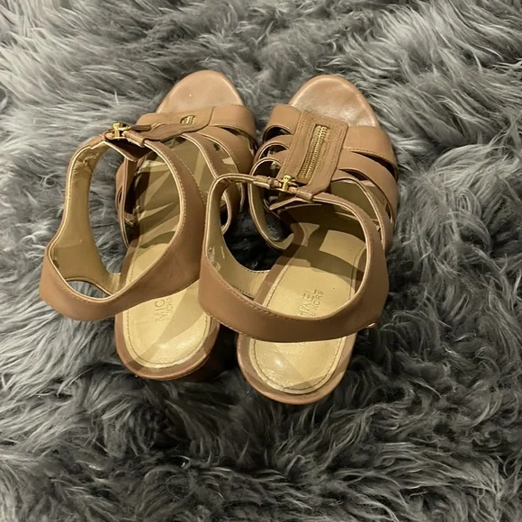Michael Kors Tan Heels - Picture 3 of 5